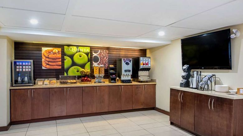 <b>La Quinta Inn & Suites Oshawa Other</b>. Images powered by <a href="https://iceportal.shijigroup.com/" title="IcePortal" target="_blank">IcePortal</a>.