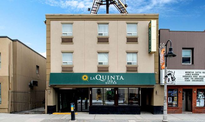 La Quinta Inn & Suites Oshawa Exterior