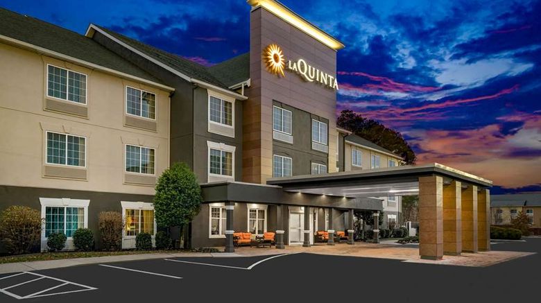 <b>La Quinta Inn & Suites Cookeville Exterior</b>. Images powered by <a href="https://iceportal.shijigroup.com/" title="IcePortal" target="_blank">IcePortal</a>.