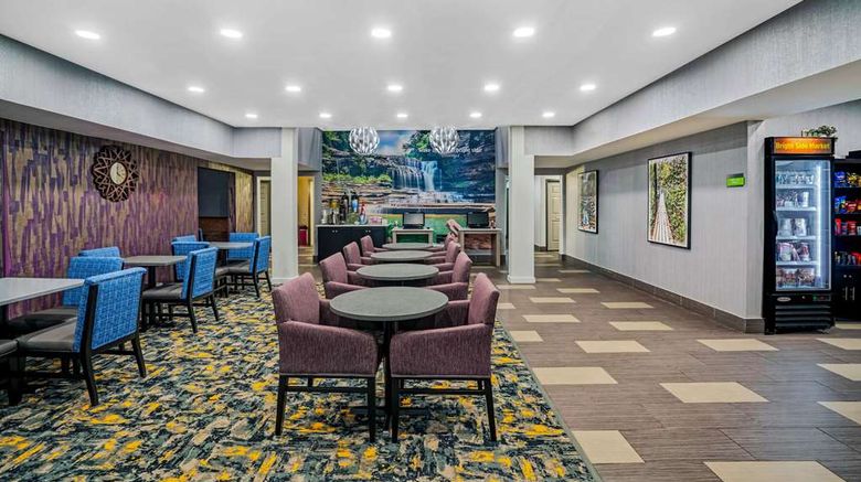 <b>La Quinta Inn & Suites Cookeville Lobby</b>. Images powered by <a href="https://iceportal.shijigroup.com/" title="IcePortal" target="_blank">IcePortal</a>.