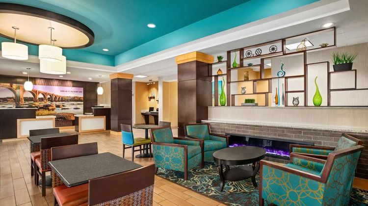 La Quinta Inn & Suites Richmond Lobby