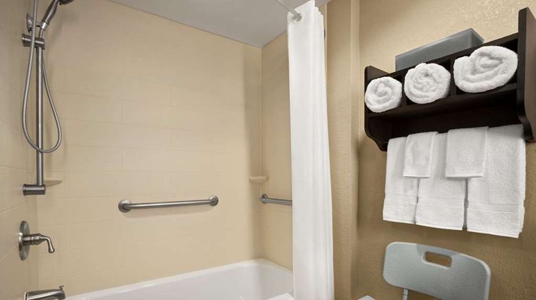 <b>La Quinta Inn & Suites Richmond Room</b>. Images powered by <a href="https://iceportal.shijigroup.com/" title="IcePortal" target="_blank">IcePortal</a>.