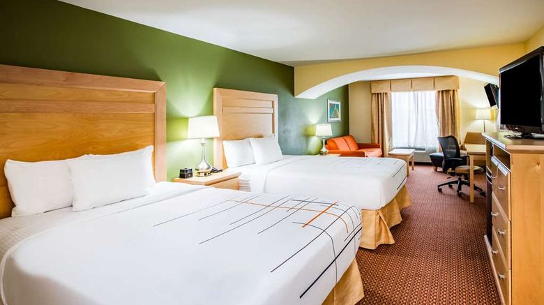 <b>La Quinta Inn & Suites Rochester Suite</b>. Images powered by <a href="https://iceportal.shijigroup.com/" title="IcePortal" target="_blank">IcePortal</a>.