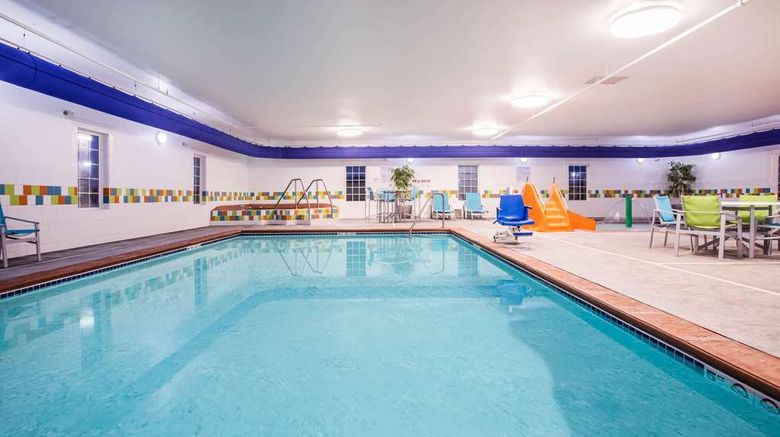 <b>La Quinta Inn & Suites Rochester Pool</b>. Images powered by <a href="https://iceportal.shijigroup.com/" title="IcePortal" target="_blank">IcePortal</a>.