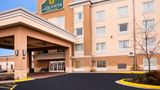 <b>La Quinta Inn & Suites Rochester Exterior</b>. Images powered by <a href="https://iceportal.shijigroup.com/" title="IcePortal" target="_blank">IcePortal</a>.