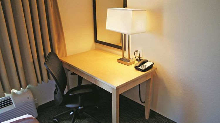 La Quinta Inn & Suites Grand Forks Room