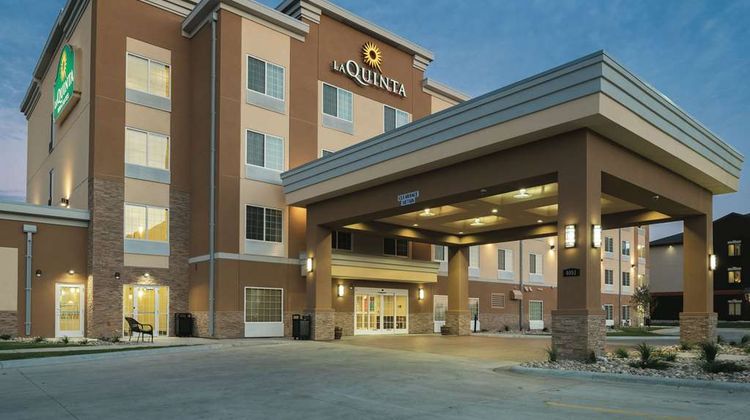 La Quinta Inn & Suites Grand Forks Exterior