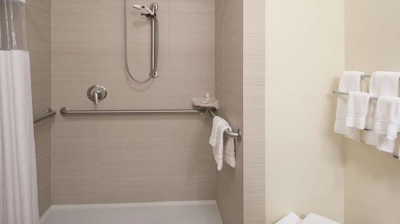 <b>La Quinta Inn & Suites Grand Forks Suite</b>. Images powered by <a href="https://iceportal.shijigroup.com/" title="IcePortal" target="_blank">IcePortal</a>.