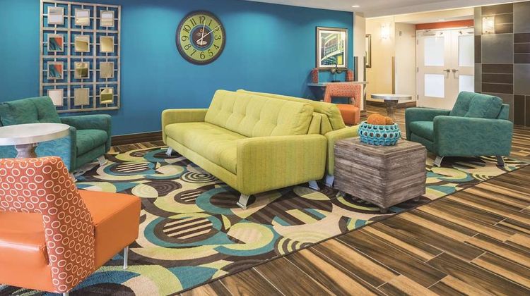 La Quinta Inn & Suites Grand Forks Lobby
