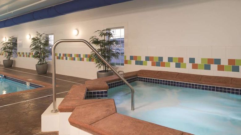 <b>La Quinta Inn & Suites Grand Forks Pool</b>. Images powered by <a href="https://iceportal.shijigroup.com/" title="IcePortal" target="_blank">IcePortal</a>.