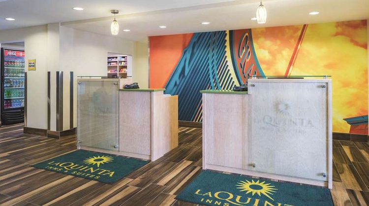 La Quinta Inn & Suites Grand Forks Lobby