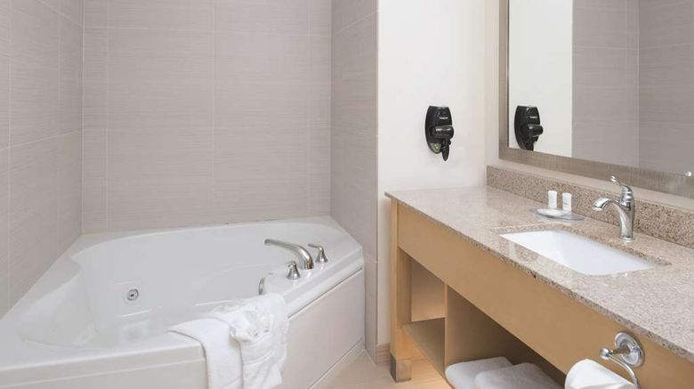 <b>La Quinta Inn & Suites Grand Forks Room</b>. Images powered by <a href="https://iceportal.shijigroup.com/" title="IcePortal" target="_blank">IcePortal</a>.