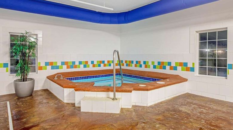 <b>La Quinta Inn & Suites Grand Forks Pool</b>. Images powered by <a href="https://iceportal.shijigroup.com/" title="IcePortal" target="_blank">IcePortal</a>.