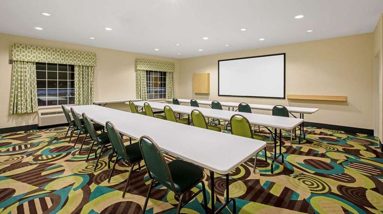 <b>La Quinta Inn & Suites Grand Forks Meeting</b>. Images powered by <a href="https://iceportal.shijigroup.com/" title="IcePortal" target="_blank">IcePortal</a>.