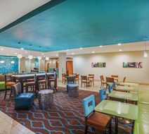 La Quinta Inn & Suites Beeville Lobby