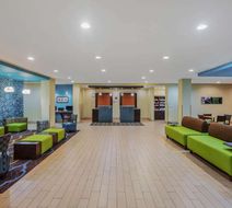La Quinta Inn & Suites Beeville Lobby