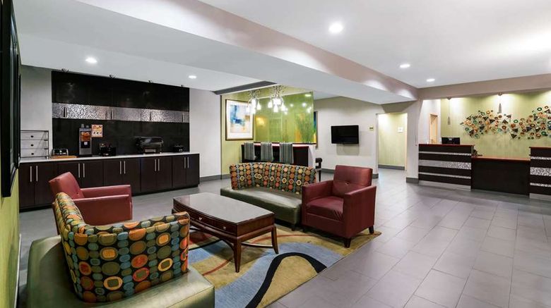 <b>La Quinta Inn & Suites Lebanon Lobby</b>. Images powered by <a href="https://iceportal.shijigroup.com/" title="IcePortal" target="_blank">IcePortal</a>.