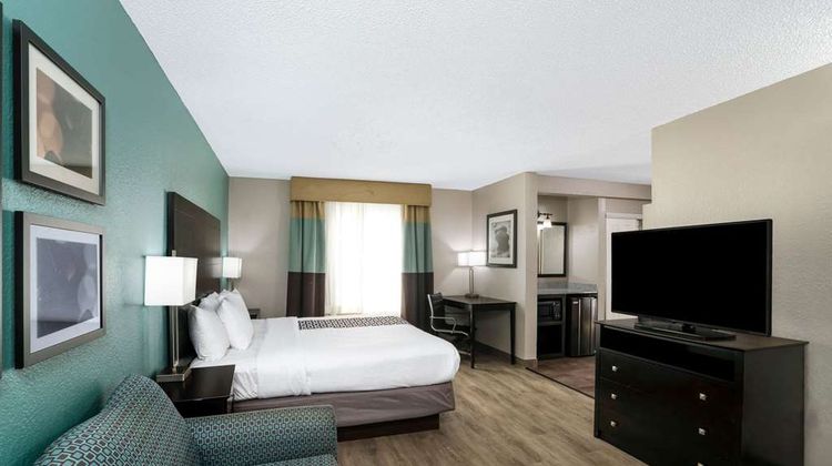 La Quinta Inn & Suites Lebanon Suite