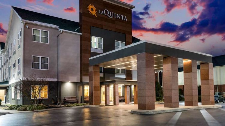 La Quinta Inn & Suites Lebanon Exterior