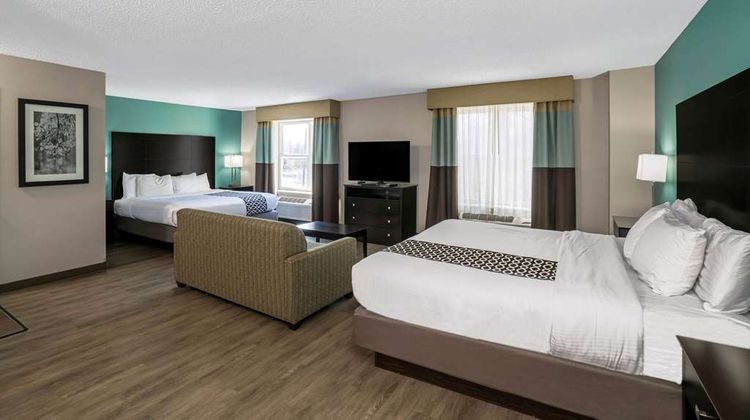 La Quinta Inn & Suites Lebanon Suite
