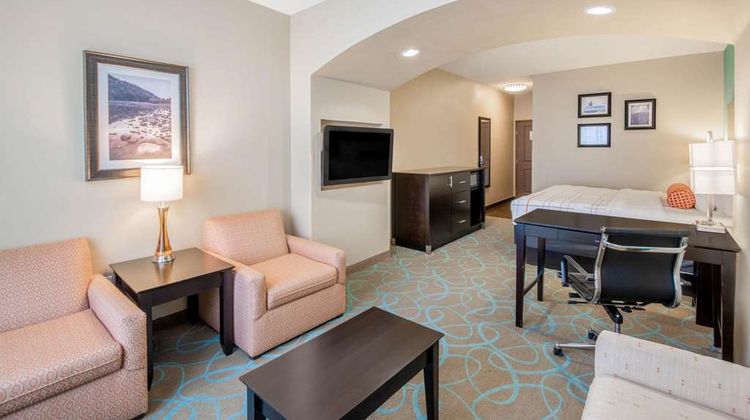 La Quinta Inn & Stes Clinton Suite