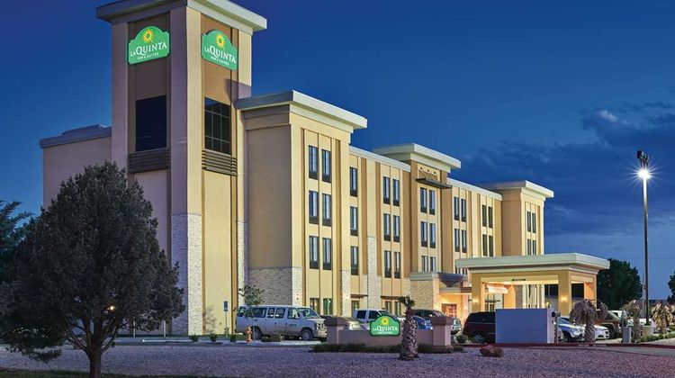 La Quinta Inn & Suites Carlsbad Exterior