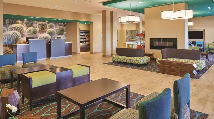 La Quinta Inn & Suites Carlsbad Lobby