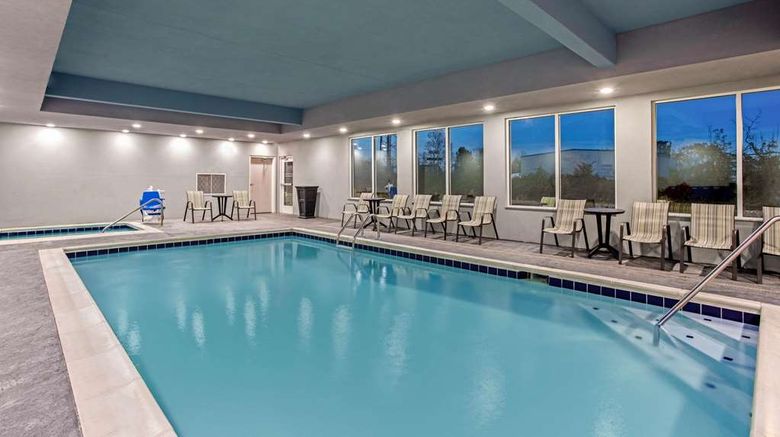 <b>La Quinta Inn & Suites Paducah Pool</b>. Images powered by <a href="https://iceportal.shijigroup.com/" title="IcePortal" target="_blank">IcePortal</a>.