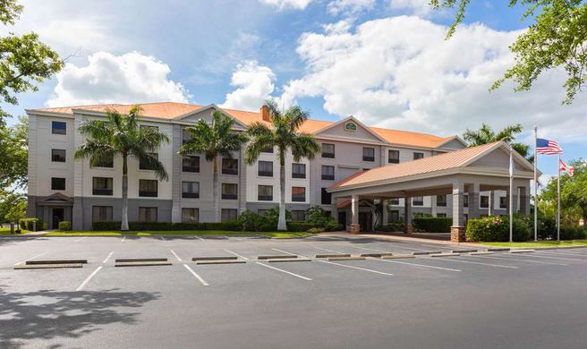 La Quinta Inn & Sts Bonita Springs Exterior