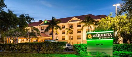 La Quinta Inn & Sts Bonita Springs Exterior
