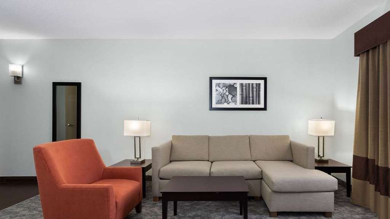 <b>La Quinta Inn & Sts Bonita Springs Suite</b>. Images powered by <a href="https://iceportal.shijigroup.com/" title="IcePortal" target="_blank">IcePortal</a>.
