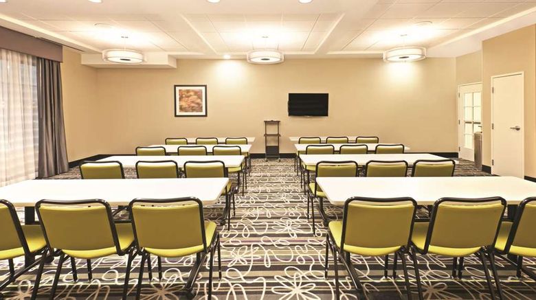 <b>La Quinta Inn & Suites Billings Meeting</b>. Images powered by <a href="https://iceportal.shijigroup.com/" title="IcePortal" target="_blank">IcePortal</a>.