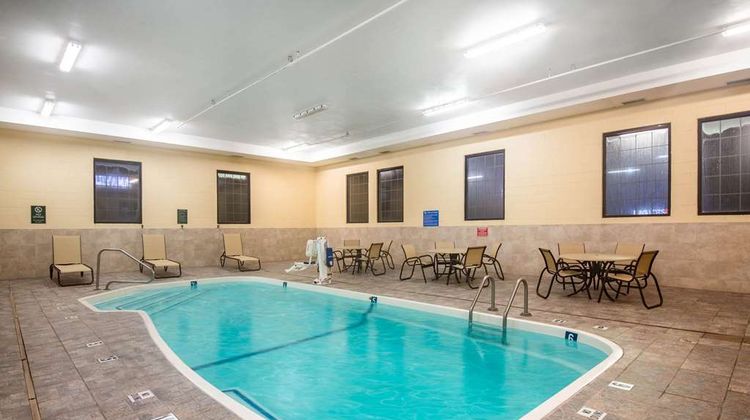 La Quinta Inn & Suites Summersville Pool