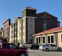 La Quinta Inn & Suites Summersville Exterior