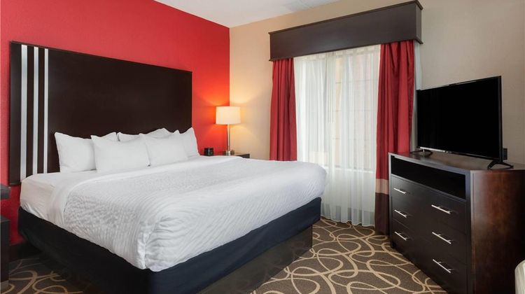 La Quinta Inn & Suites Summersville Suite