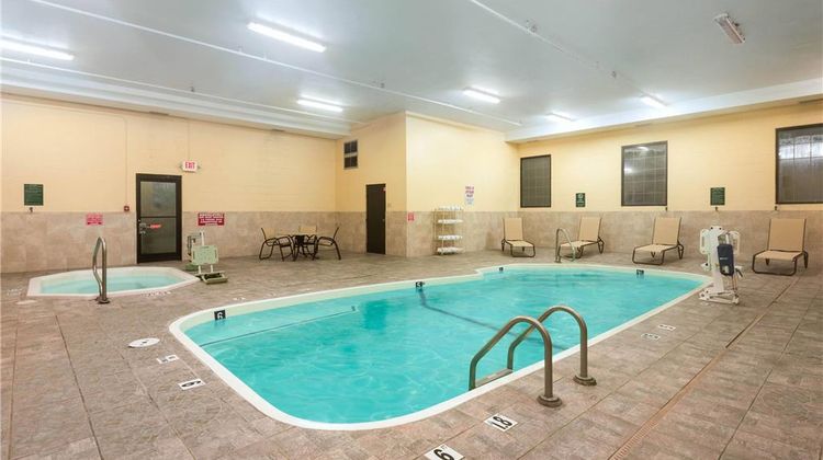 La Quinta Inn & Suites Summersville Pool