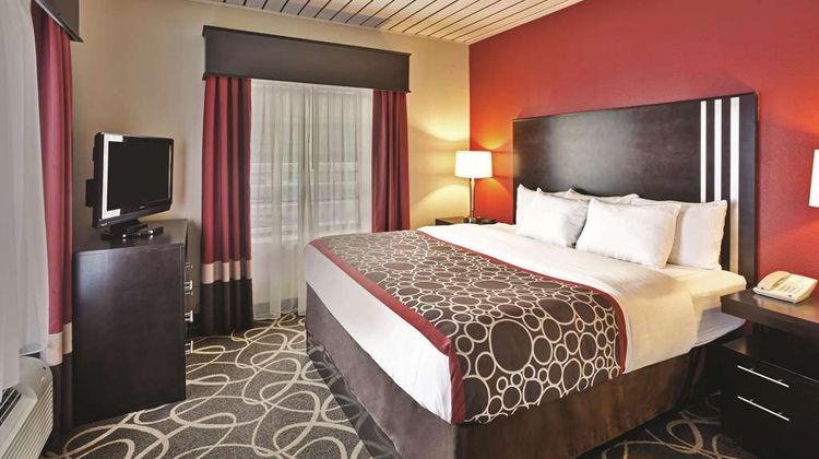 La Quinta Inn & Suites Elkview Suite