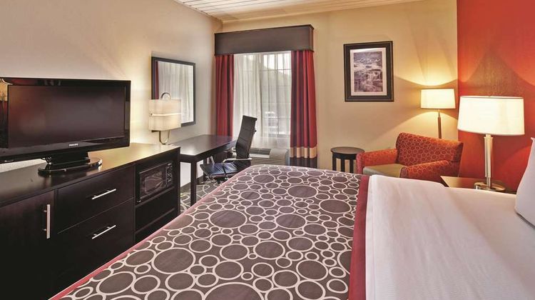 La Quinta Inn & Suites Elkview Room