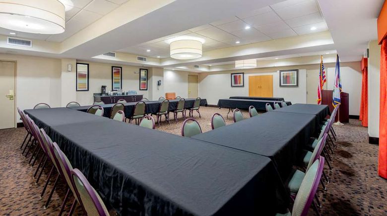 <b>La Quinta Inn & Suites Elkview Meeting</b>. Images powered by <a href="https://iceportal.shijigroup.com/" title="IcePortal" target="_blank">IcePortal</a>.
