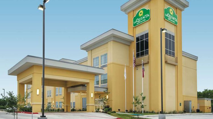 La Quinta Inn & Suites Karnes City Exterior