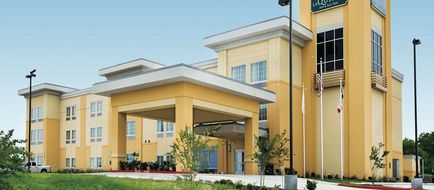 La Quinta Inn & Suites Karnes City Exterior