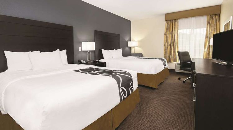La Quinta Inn & Suites Karnes City Room