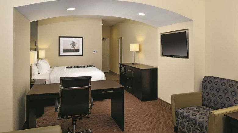 <b>La Quinta Inn & Suites Karnes City Room</b>. Images powered by <a href="https://iceportal.shijigroup.com/" title="IcePortal" target="_blank">IcePortal</a>.