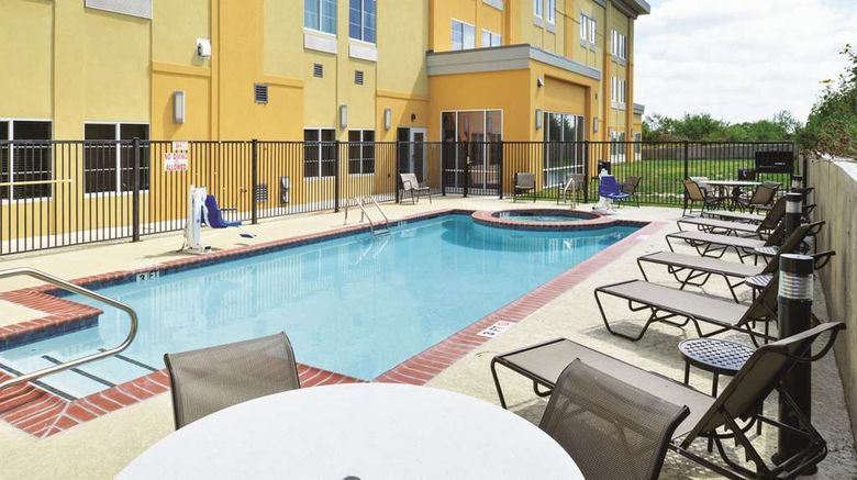 <b>La Quinta Inn & Suites Karnes City Pool</b>. Images powered by <a href="https://iceportal.shijigroup.com/" title="IcePortal" target="_blank">IcePortal</a>.