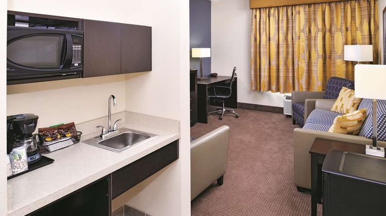 <b>La Quinta Inn & Suites Karnes City Suite</b>. Images powered by <a href="https://iceportal.shijigroup.com/" title="IcePortal" target="_blank">IcePortal</a>.
