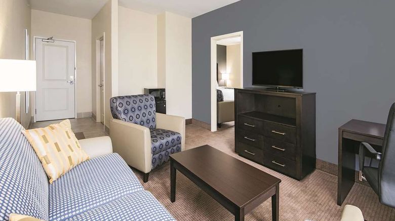 <b>La Quinta Inn & Suites Karnes City Suite</b>. Images powered by <a href="https://iceportal.shijigroup.com/" title="IcePortal" target="_blank">IcePortal</a>.