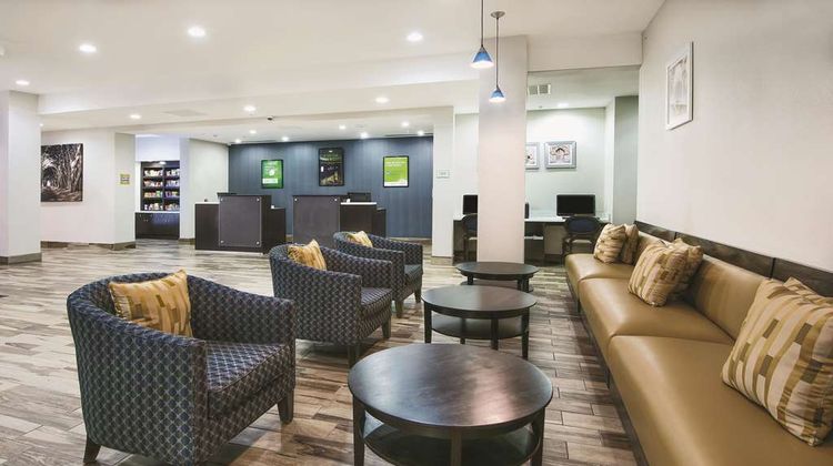 La Quinta Inn & Suites Karnes City Lobby