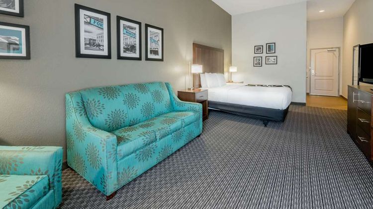 La Quinta Inn & Suites Ft Worth East Suite