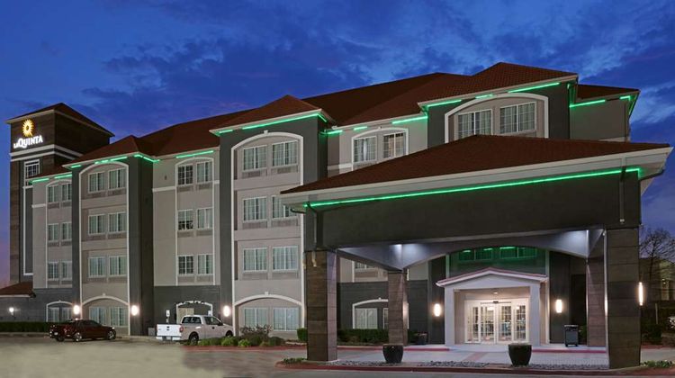La Quinta Inn & Suites Ft Worth East Exterior