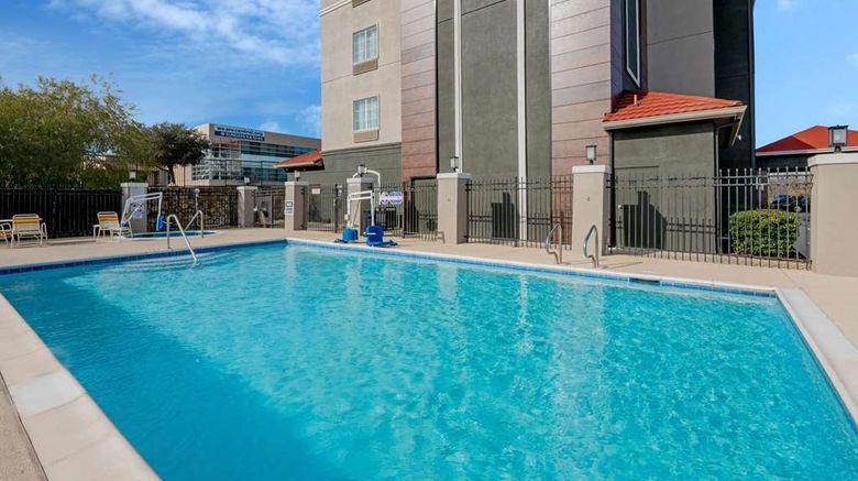 <b>La Quinta Inn & Suites Ft Worth East Pool</b>. Images powered by <a href="https://iceportal.shijigroup.com/" title="IcePortal" target="_blank">IcePortal</a>.